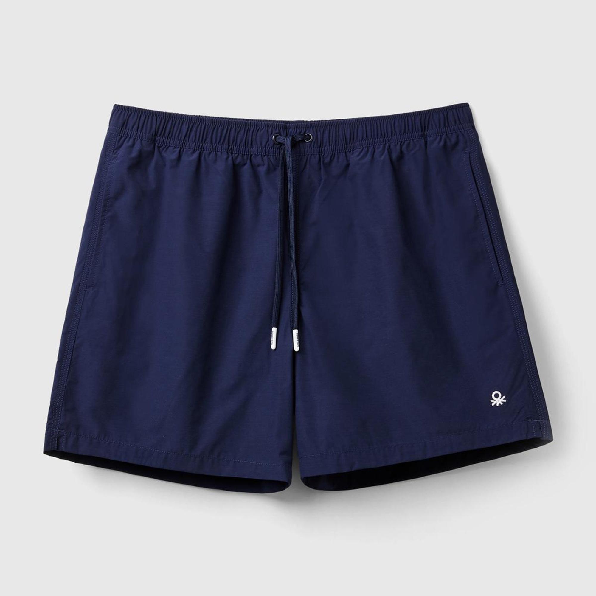 Erkek Koyu Lacivert Önü Logo İşlemeli Yama Cepli Beli Büzgülü Deniz Şortu