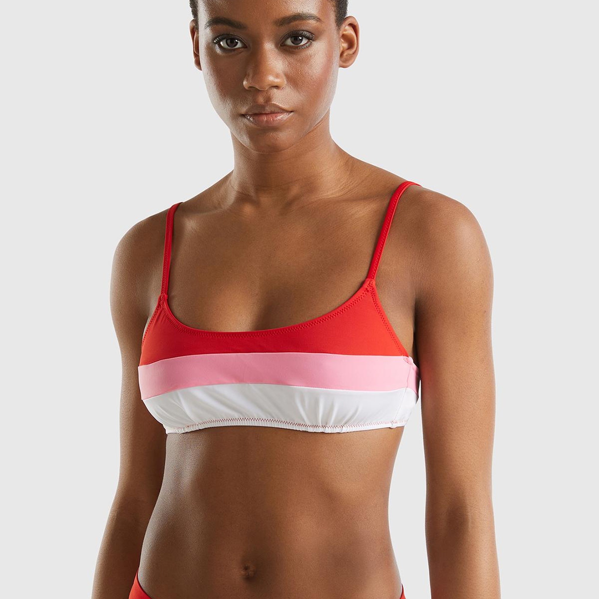 Kadın Kırmızı Mix Renk Bloklu Ayarlanabilir Askılı Bağlamalı Bikini Üstü