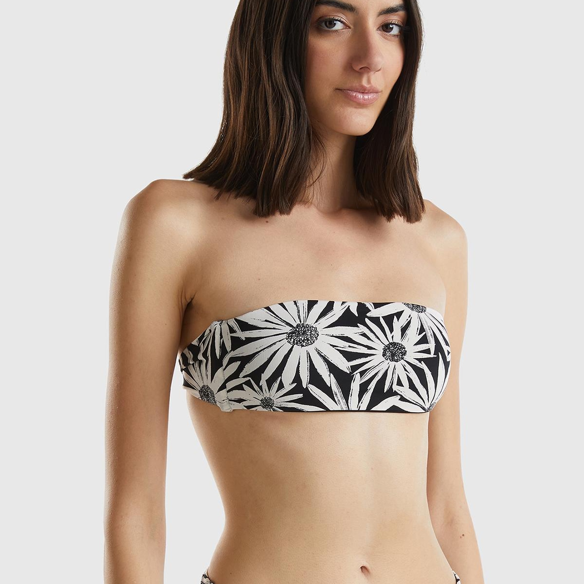 Kadın Beyaz Mix Tamamı Desenli Arkadan Bağlamalı Straplez Bikini Üstü