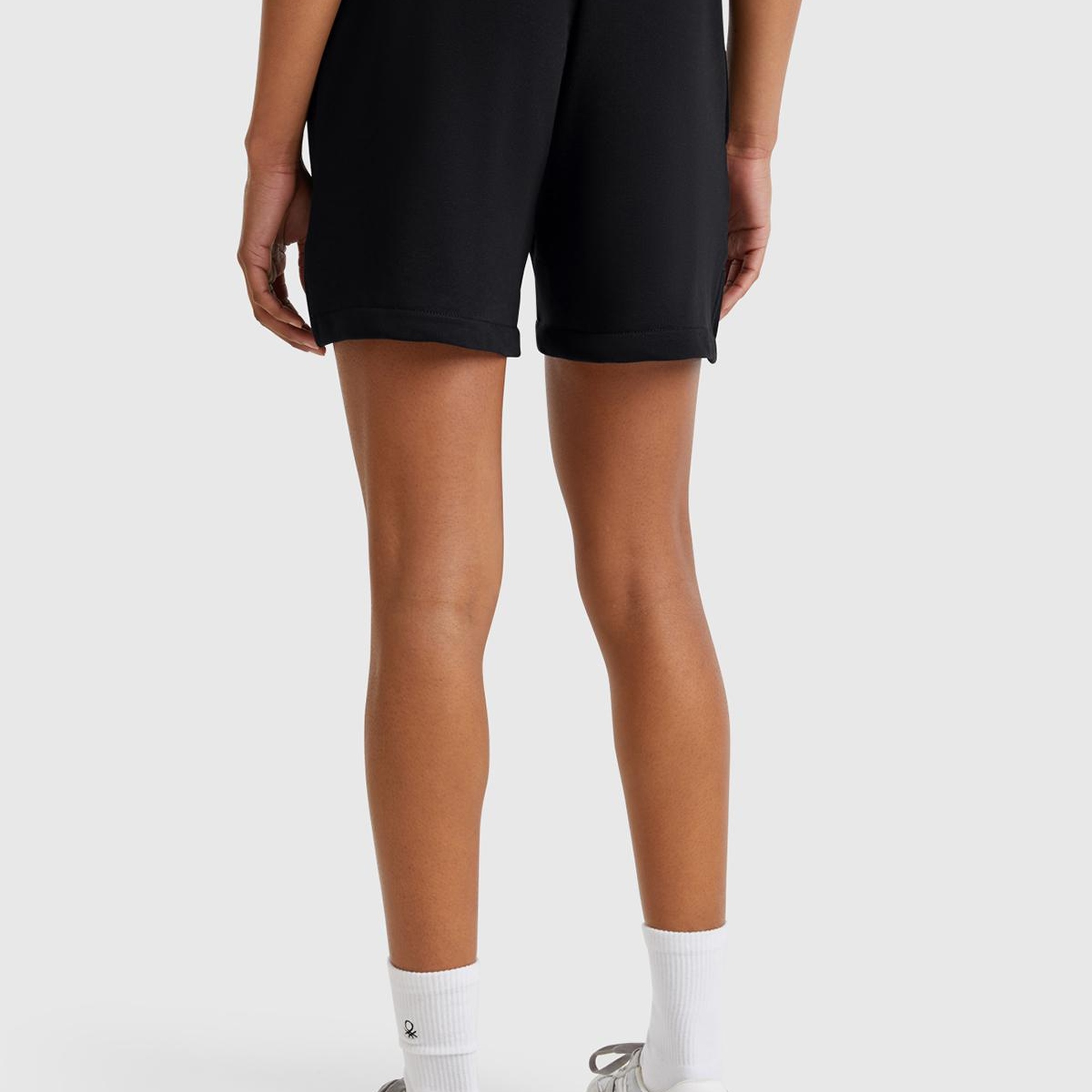 Kadın Siyah Pamuk Karışımlı Logo Bantlı İpli Yüksek Bel Bermuda Şort