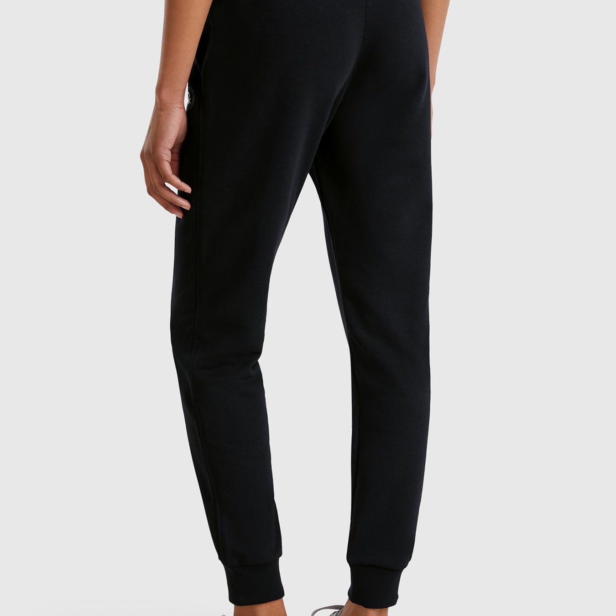 Kadın Siyah Pamuk Karışımlı Logo Baskılı Beli Lastikli Jogger Eşofman Altı