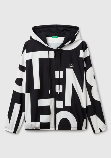  Kadın Siyah Yazı Desenli Önü Fermuarlı İp Detaylı Kapüşonlu Sweatshirt