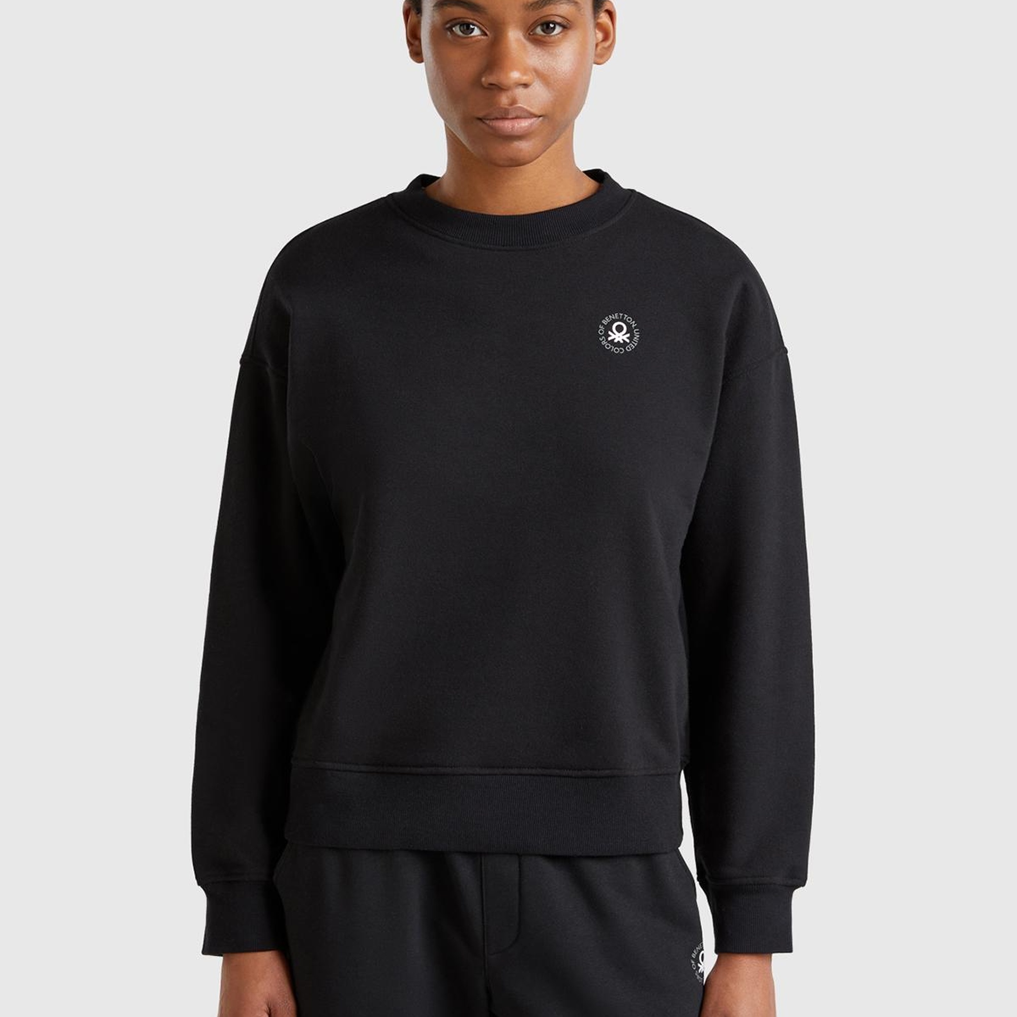 Kadın Siyah Pamuk Karışımlı Logo Baskılı Bisiklet Yaka Sweatshirt