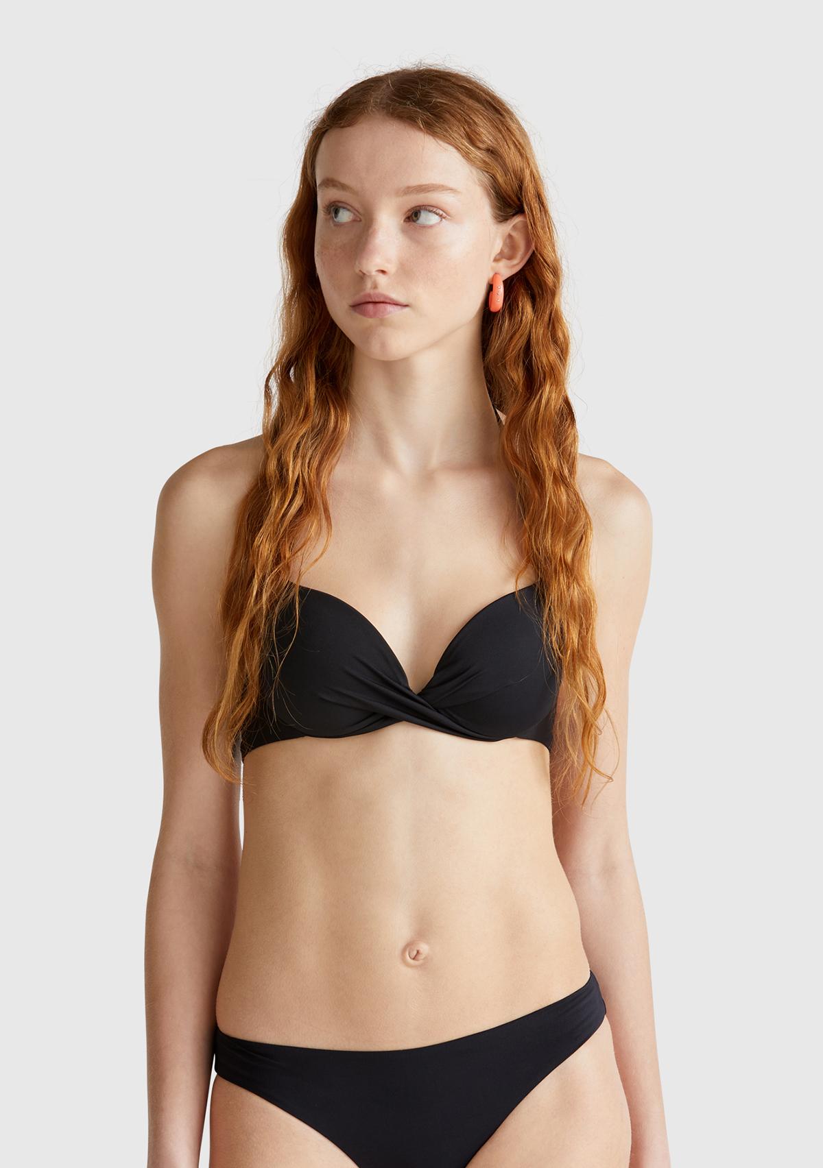  Kadın Siyah Göğsü Büzgülü Arkadan Bağlamalı Bikini Üstü