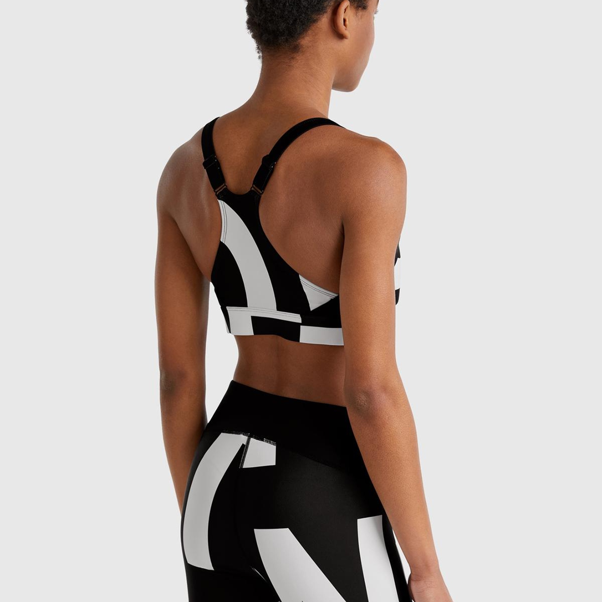 Kadın Siyah Desenli Önü Logo Baskılı Crop Atlet