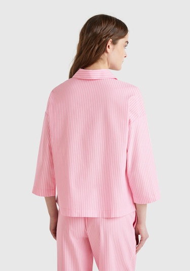  Kadın Pembe %100 Pamuk Desenli Logolu Önü Düğmeli Kısa Kollu Pijama Üstü