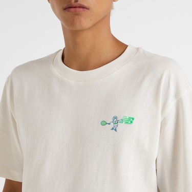  New Balance Athletics Tennis Cartoon Erkek Beyaz T-Shirt