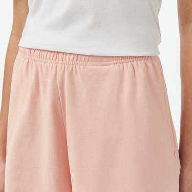  Guess İris Kadın Pembe Şort