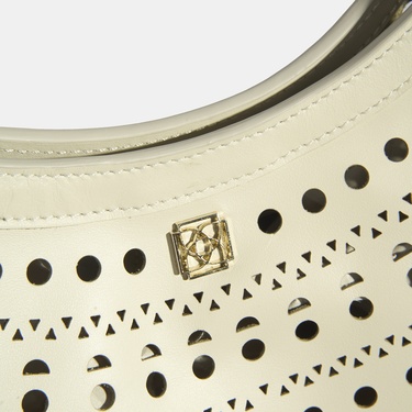  Kadın Beyaz Perforeli Deri Omuz Çantası