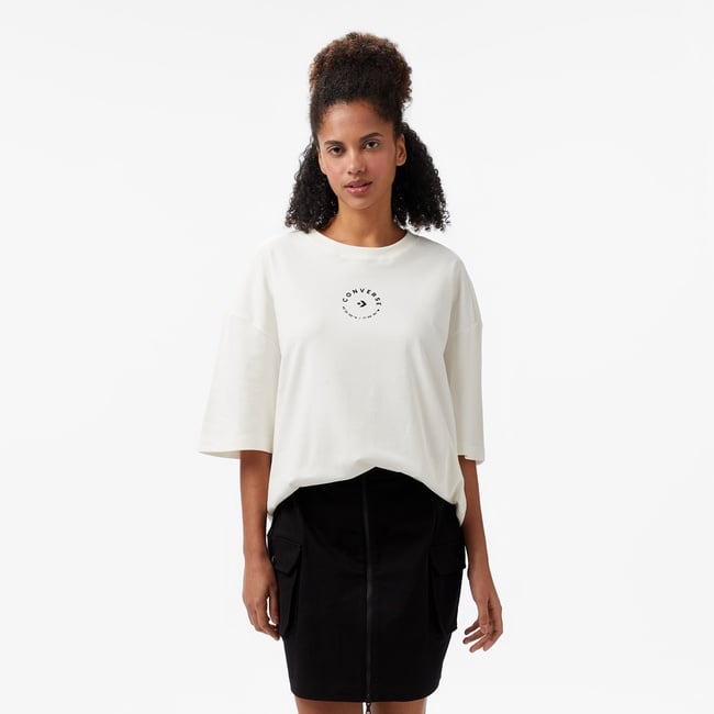  Converse Star Chevron Baskılı Oversize Fit Kadın Beyaz T-Shirt