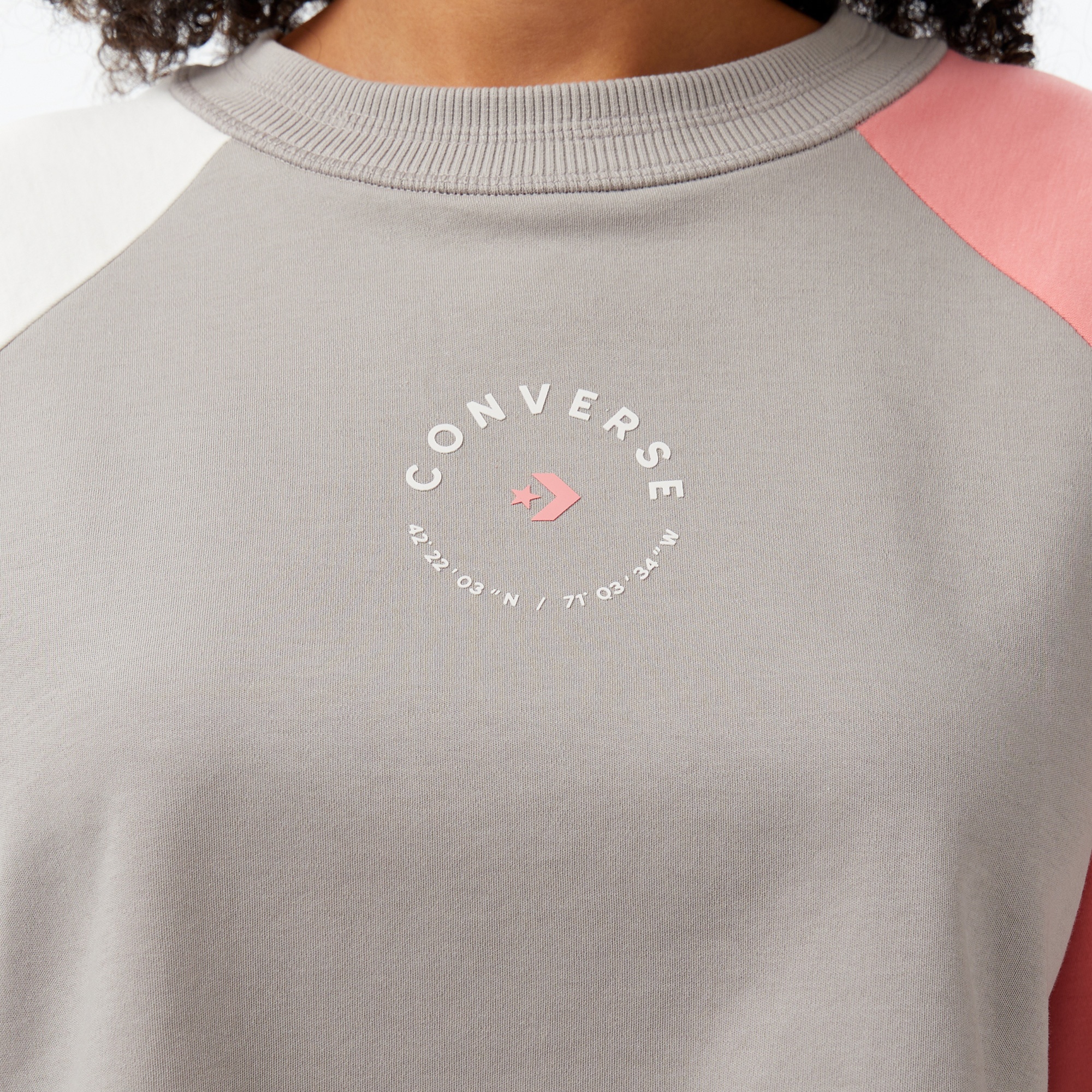 Converse Star Chevron Baskılı Kadın Gri T-Shirt