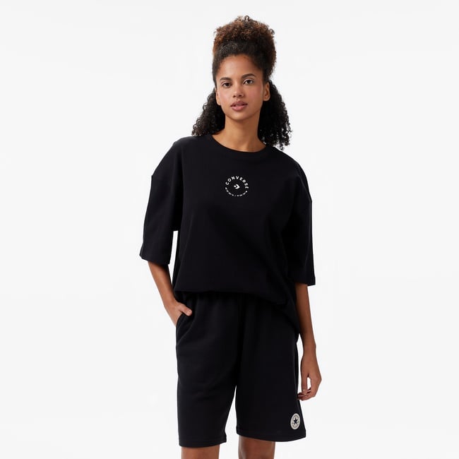  Converse Star Chevron Baskılı Oversize Fit Kadın Siyah T-Shirt