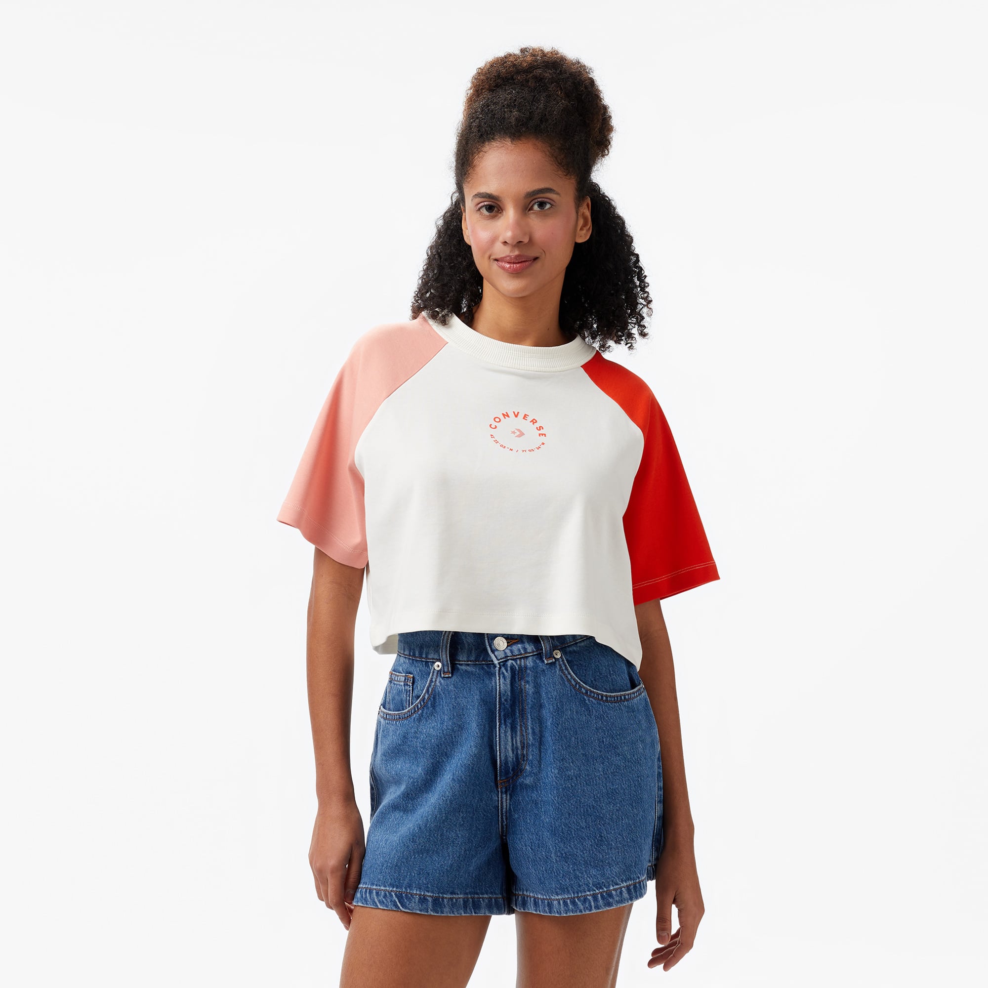  Converse Star Chevron Baskılı Kadın Beyaz T-Shirt