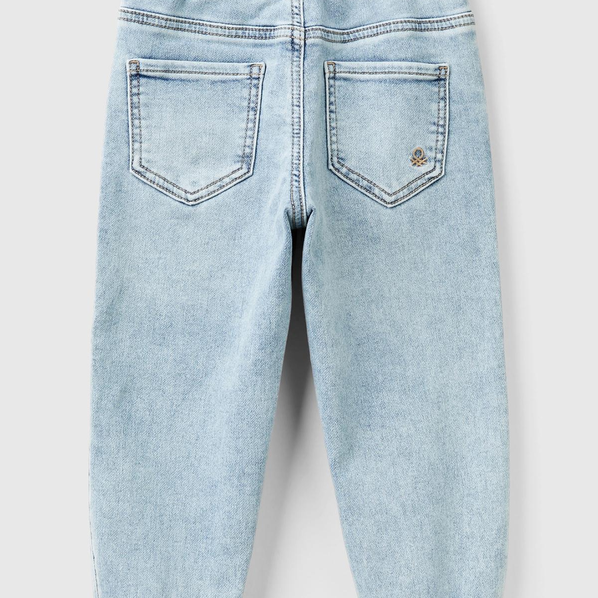 Erkek Çocuk Açık Denim Arka Cebi Logolu Lastik Paça Ağartılmış Denim Pantolon