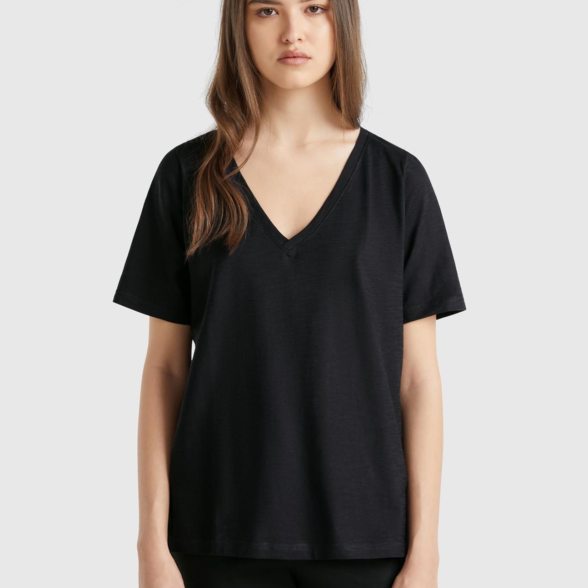 Kadın Siyah %100 Koton V Yaka Slub T-Shirt