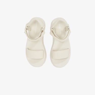  Calvin Klein Kadın Krem Sandalet