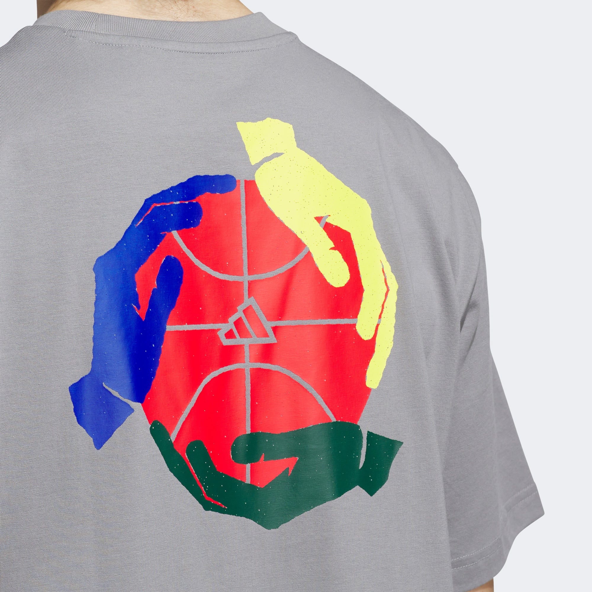 adidas We Ball Together Graphic Erkek Gri Basketbol T-Shirt