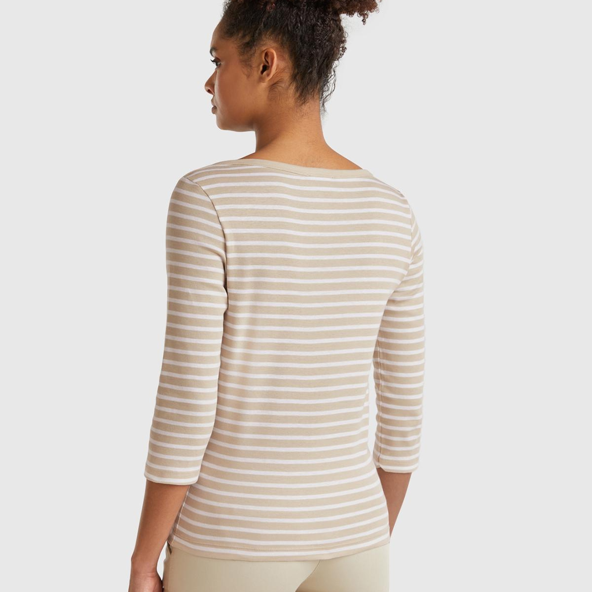 Kadın Bej %100 Pamuk Çizgili Logolu Kayık Yaka Truvakar Kol T-Shirt