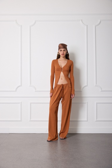  Düğme Detaylı Bluz