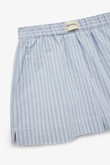  Beli Lastikli Çizgili Şort