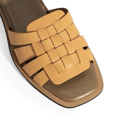  Kadın Turuncu Deri Terlik