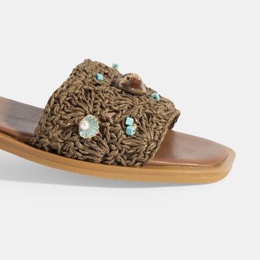  Kadın Kahve Boncuk İşlemeli Hasır Terlik