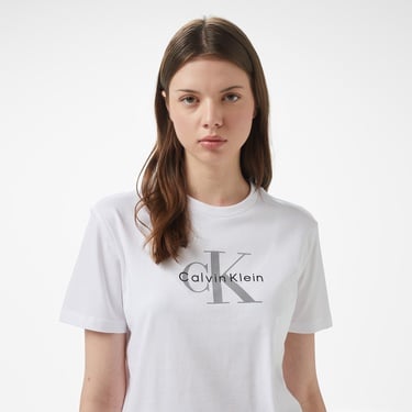  Calvin Klein Hero Classic Monologo Kadın Beyaz T-Shirt