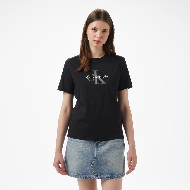  Calvin Klein Hero Classic Monologo Kadın Siyah T-Shirt
