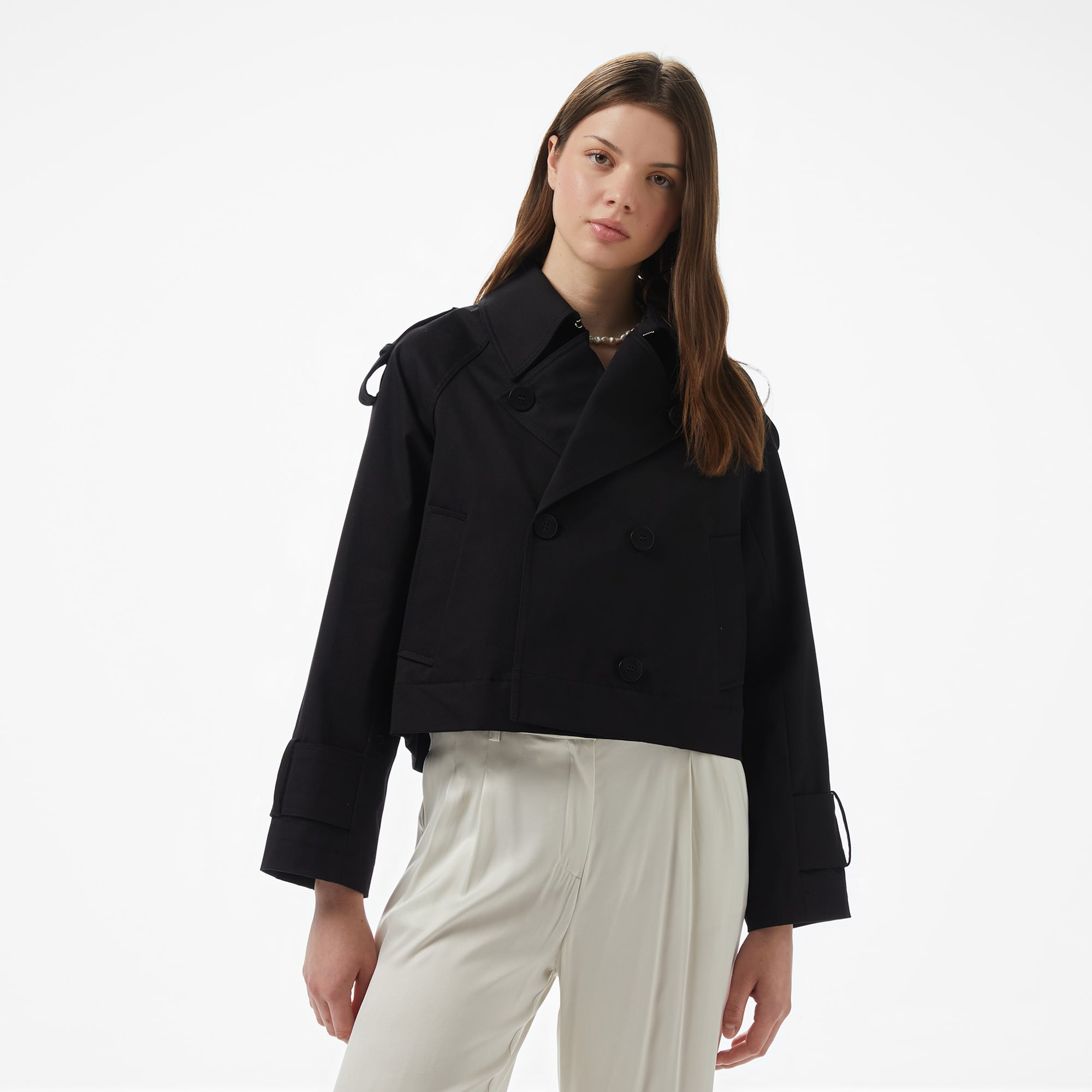  Brooks Brothers Robası Metal Logo Detaylı Kruvaze Kısa Kadın Siyah Trençkot