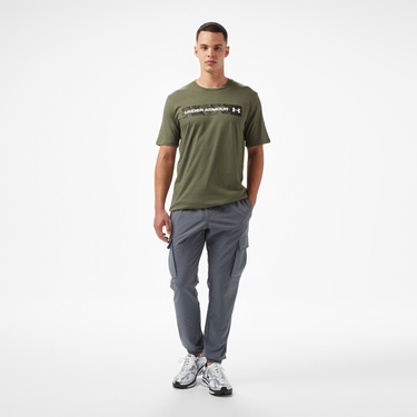  Under Armour Camo Chest Stripe Ss Erkek Yeşil T-Shirt