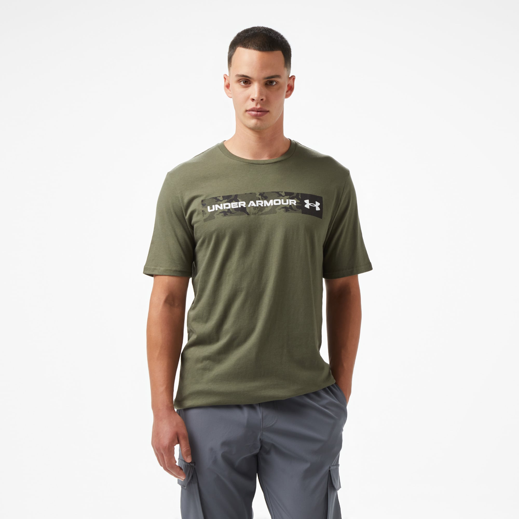  Under Armour Camo Chest Stripe Ss Erkek Yeşil T-Shirt