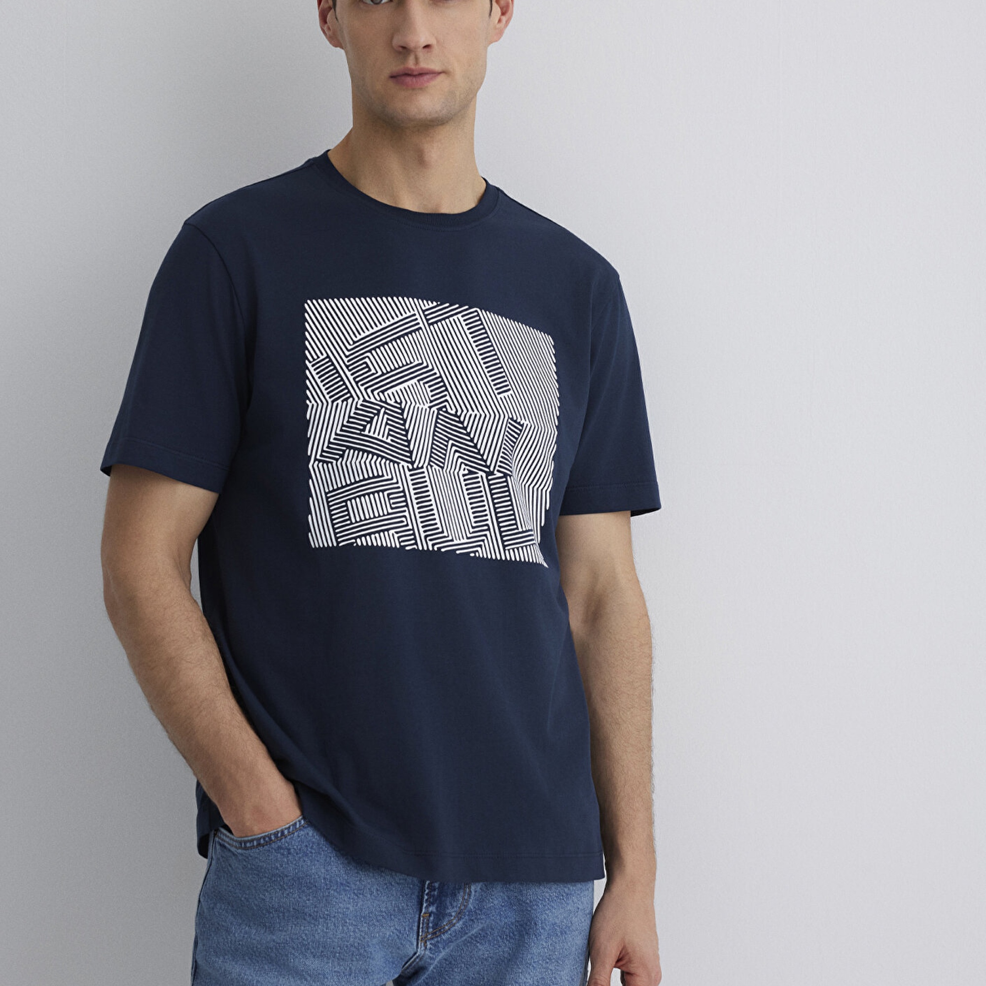 Mavi İstanbul Baskılı Lacivert Tişört Regular Fit / Normal Kesim 0612990-70490