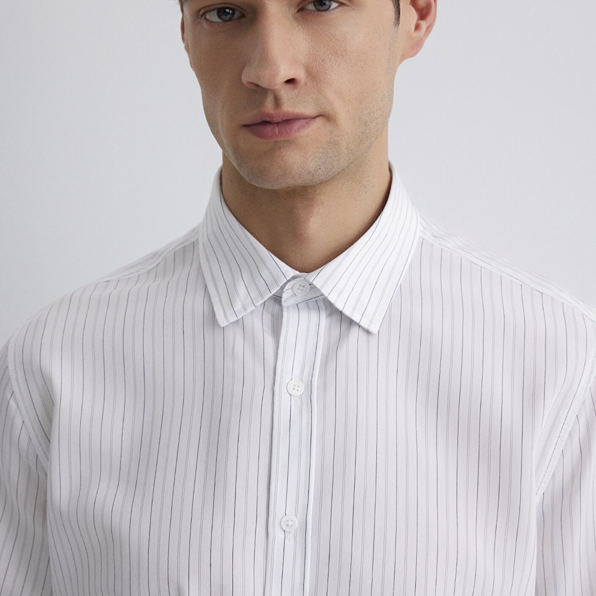 Mavi Çizgili Beyaz Gömlek Regular Fit / Normal Kesim 0211566-70096