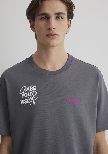  Mavi Chase Your Vision Baskılı Antrasit Tişört Loose Fit / Bol Rahat Kesim 0612721-70096