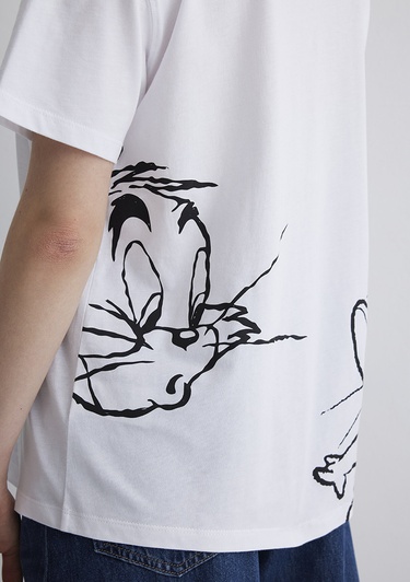  Mavi Tom and Jerry Baskılı Beyaz Tişört Loose Fit / Bol Rahat Kesim 1613359-620