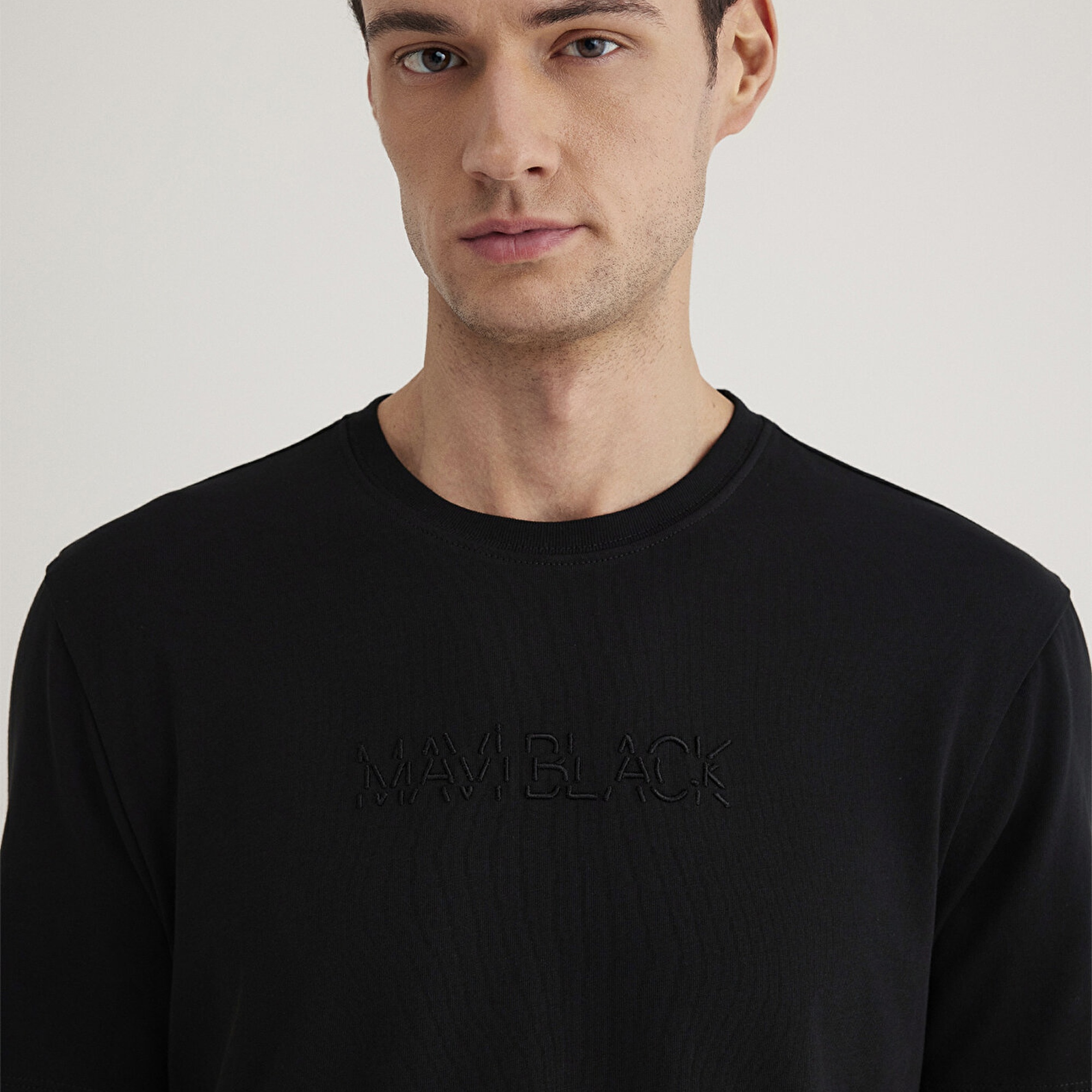 Mavi Mavi Black Nakışlı Siyah Tişört Regular Fit / Normal Kesim 0612644-900