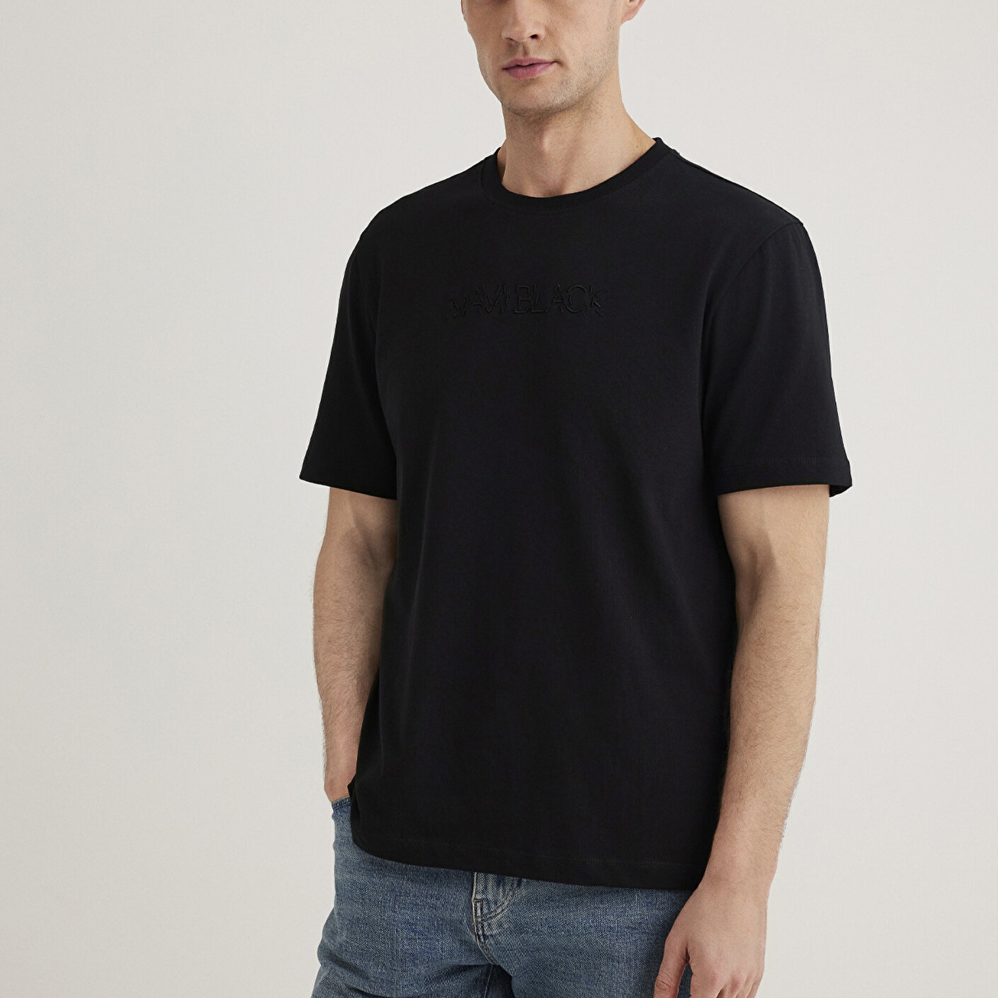 Mavi Mavi Black Nakışlı Siyah Tişört Regular Fit / Normal Kesim 0612644-900