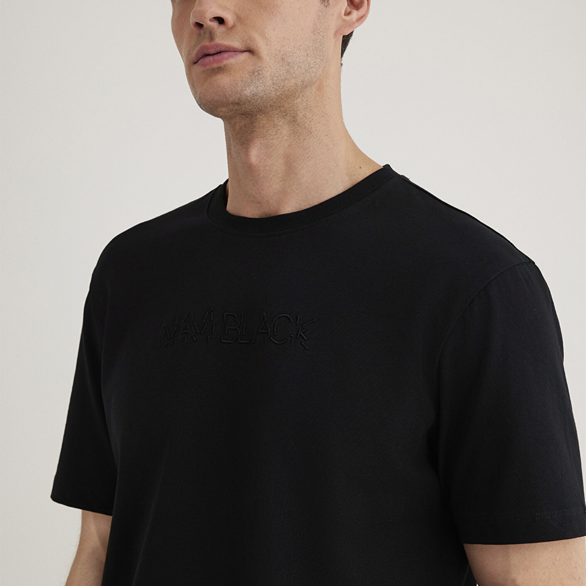 Mavi Mavi Black Nakışlı Siyah Tişört Regular Fit / Normal Kesim 0612644-900