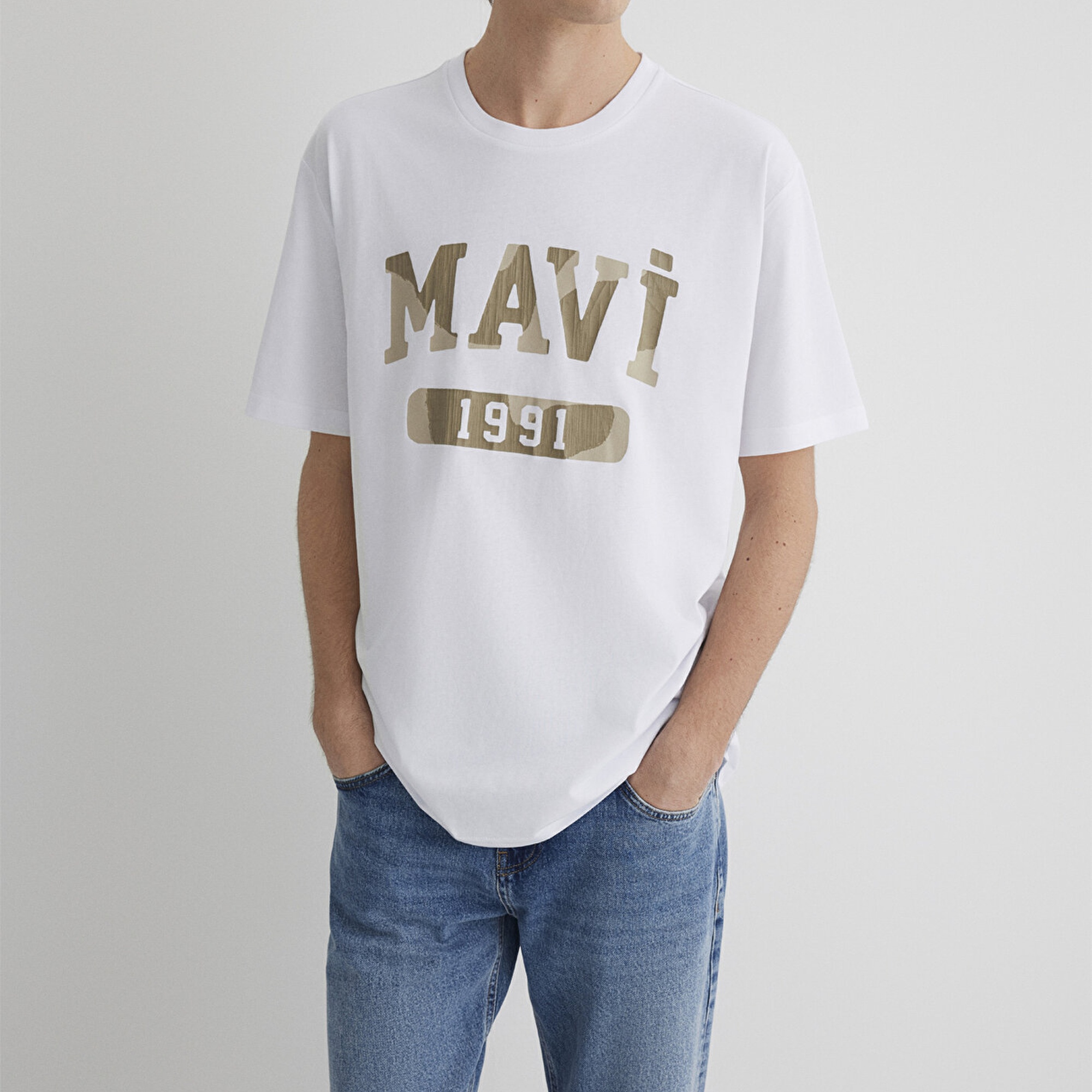 Mavi 1991 Baskılı Beyaz Tişört Loose Fit / Bol Rahat Kesim 0612573-620