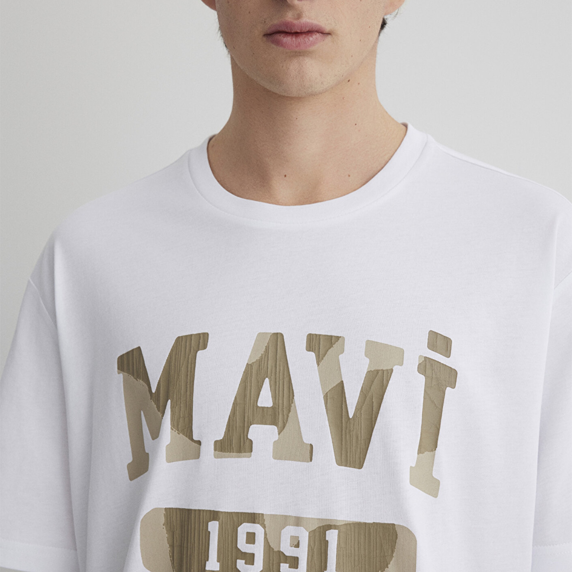 Mavi 1991 Baskılı Beyaz Tişört Loose Fit / Bol Rahat Kesim 0612573-620