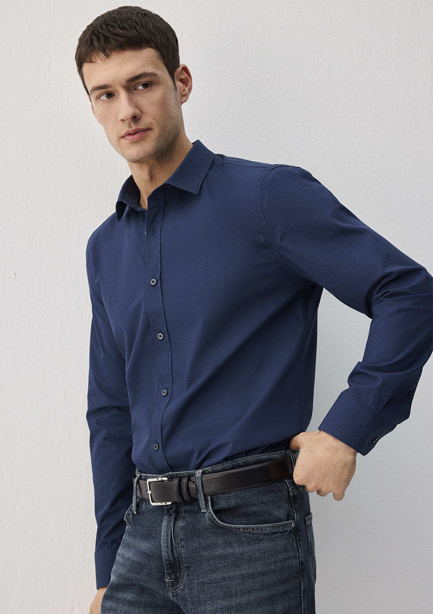  Mavi Kolay Ütülenebilir Lacivert Gömlek Slim Fit / Dar Kesim 0211571-70490