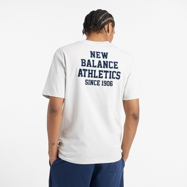  New Balance Varsity Graphic Erkek Beyaz T-Shirt