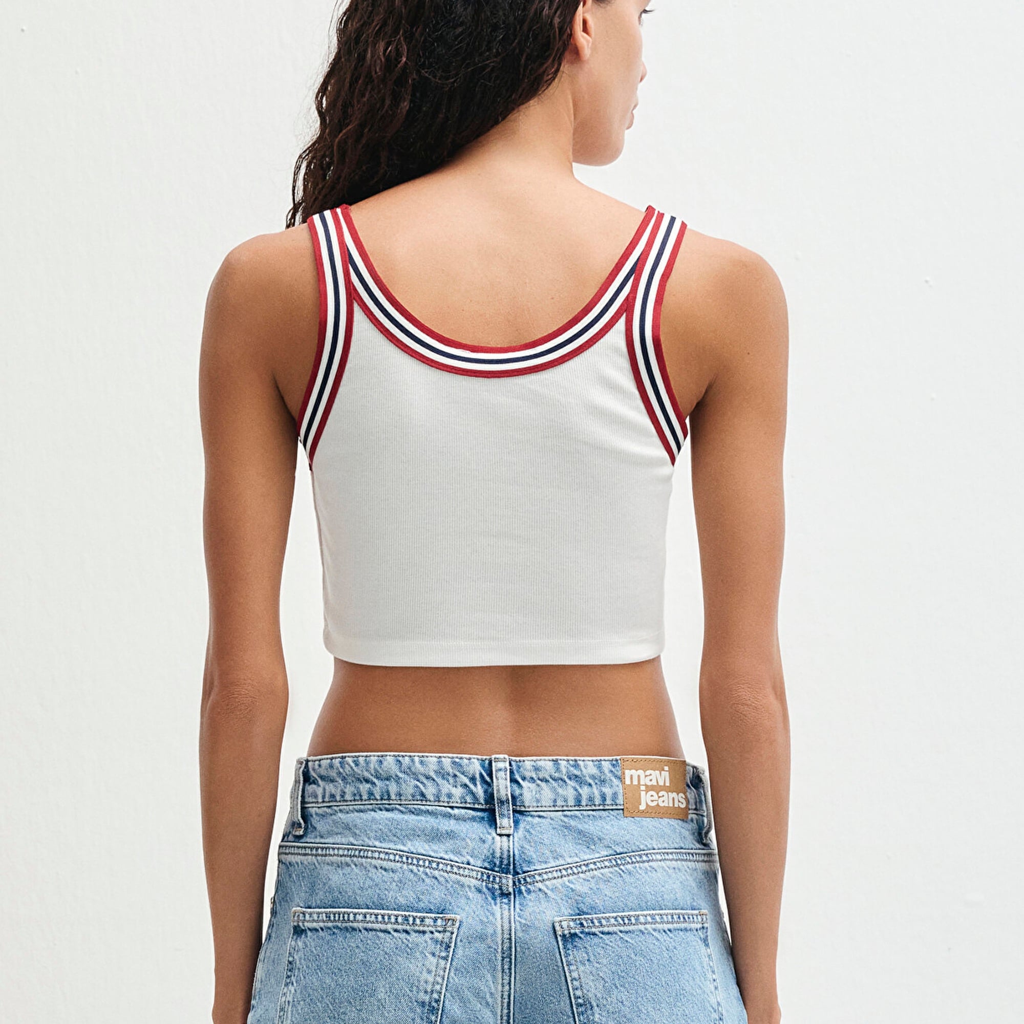 Mavi Biye Detaylı Beyaz Crop Atlet Crop / Kısa Kesim 1613435-70057