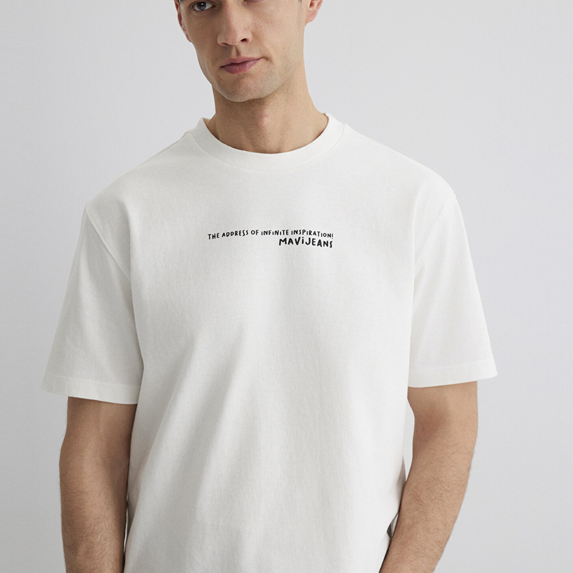 Mavi İstanbul Baskılı Ekru Tişört Loose Fit / Bol Rahat Kesim 0613000-70057