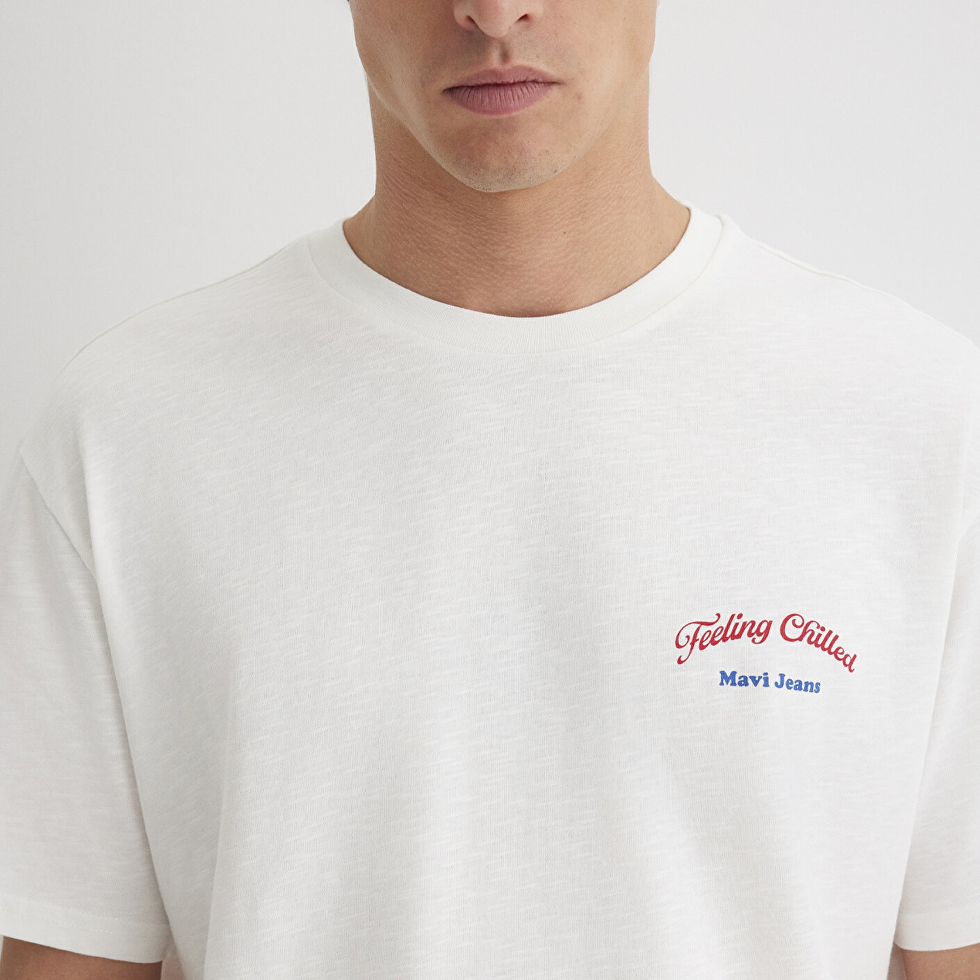 Mavi Feeling Chilled Baskılı Ekru Tişört Loose Fit / Bol Rahat Kesim 0612666-70057
