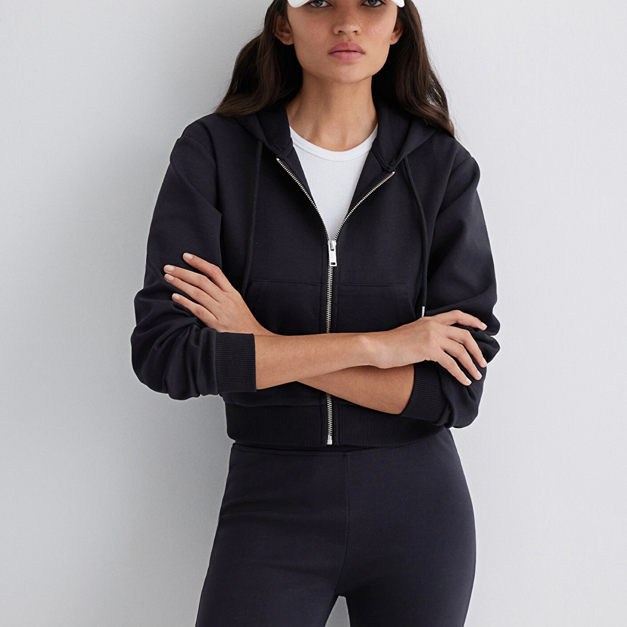 Mavi Kapüşonlu Siyah İnterlok Sweatshirt 1S10424-900