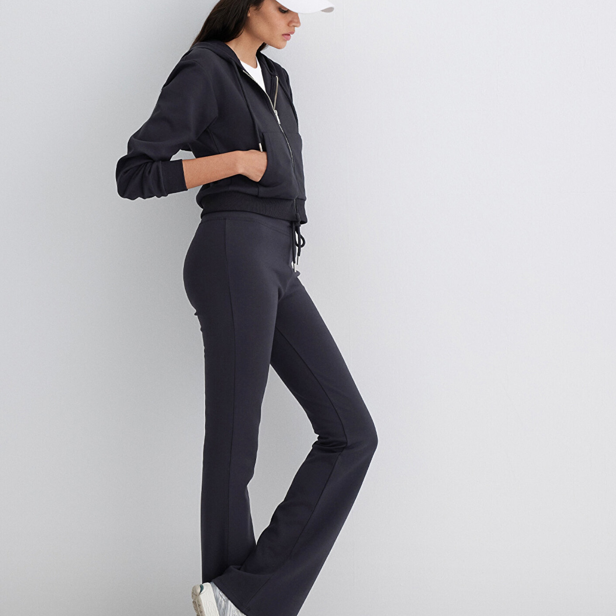 Mavi İspanyol Paça Siyah İnterlok Eşofman Altı 1011077-900