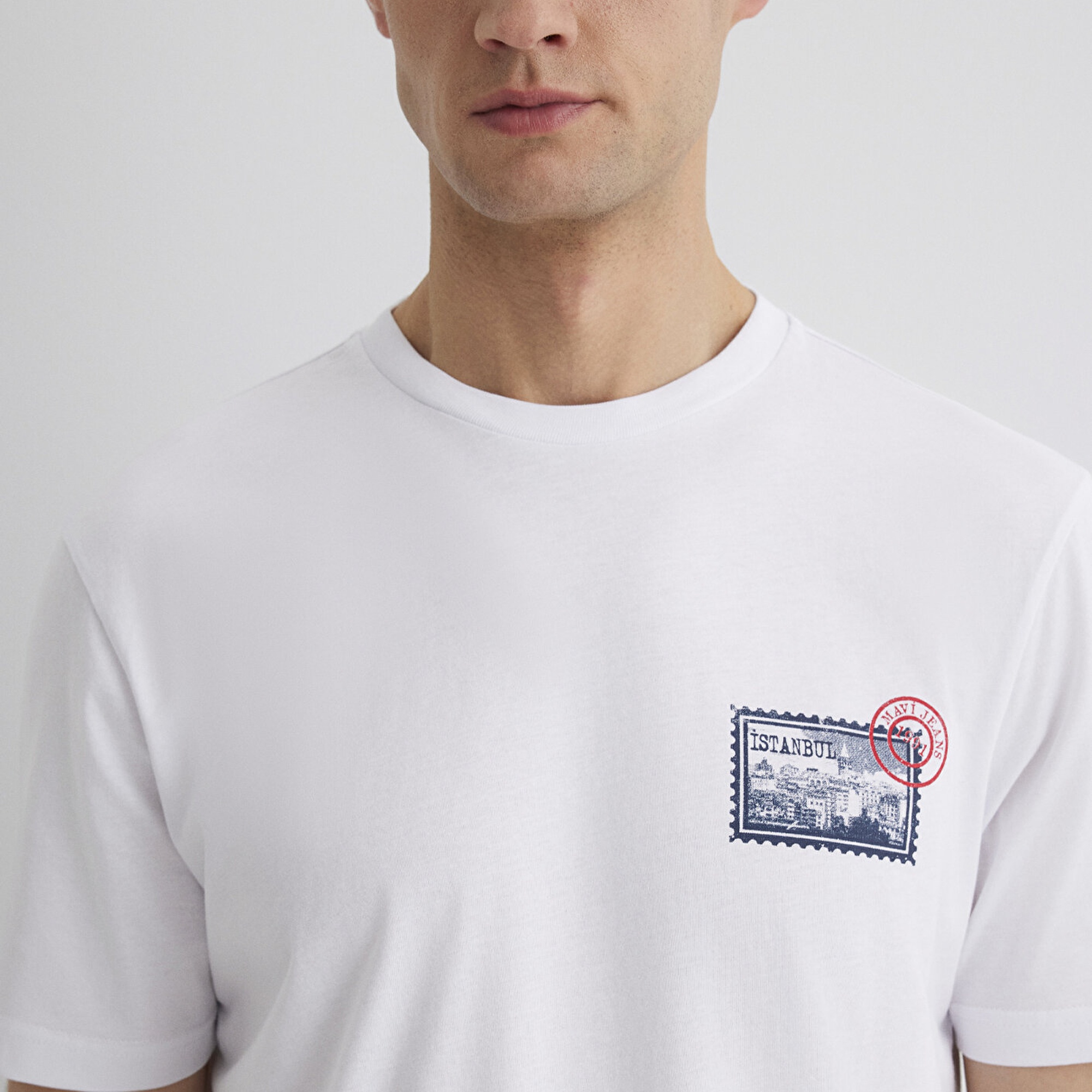 Mavi Baskılı Beyaz Tişört Regular Fit / Normal Kesim 0612998-620