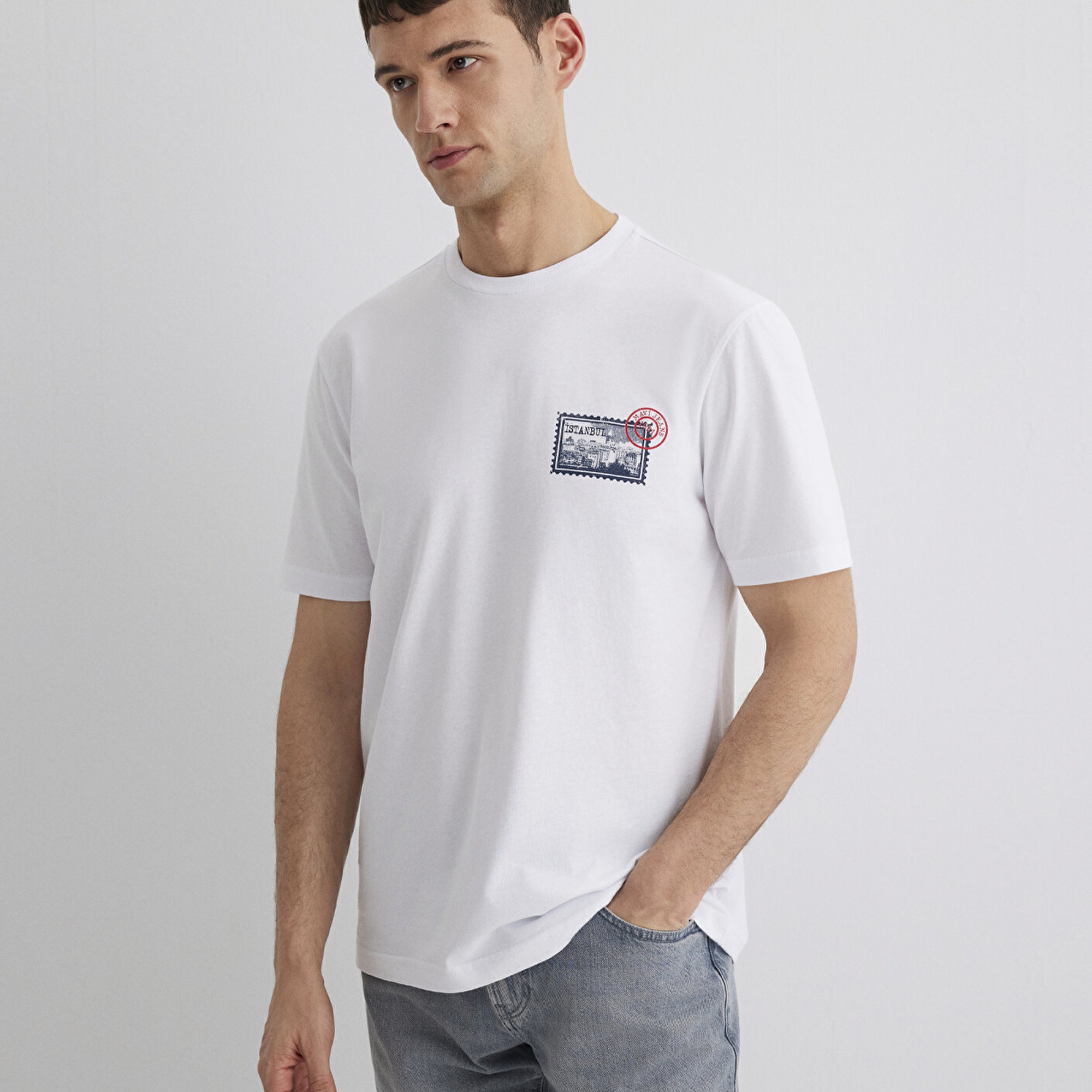 Mavi Baskılı Beyaz Tişört Regular Fit / Normal Kesim 0612998-620