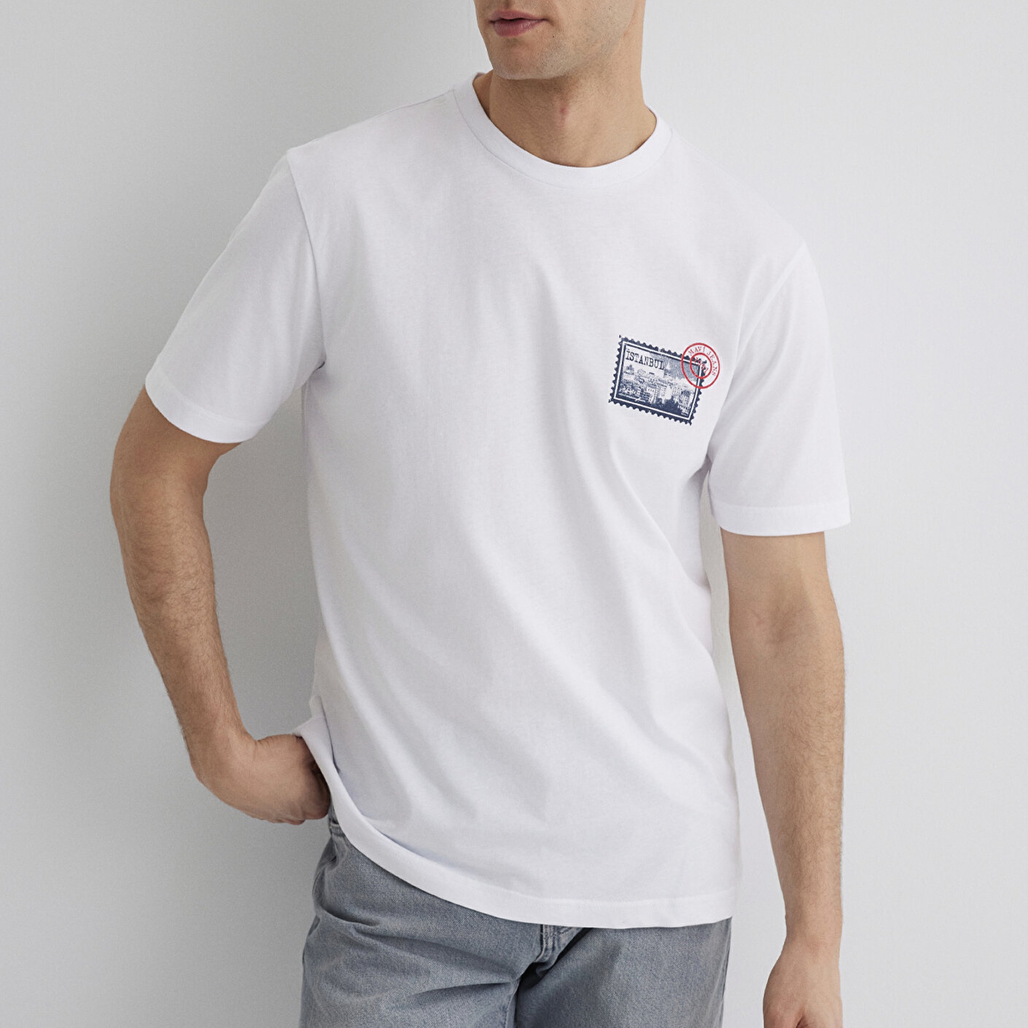 Mavi Baskılı Beyaz Tişört Regular Fit / Normal Kesim 0612998-620